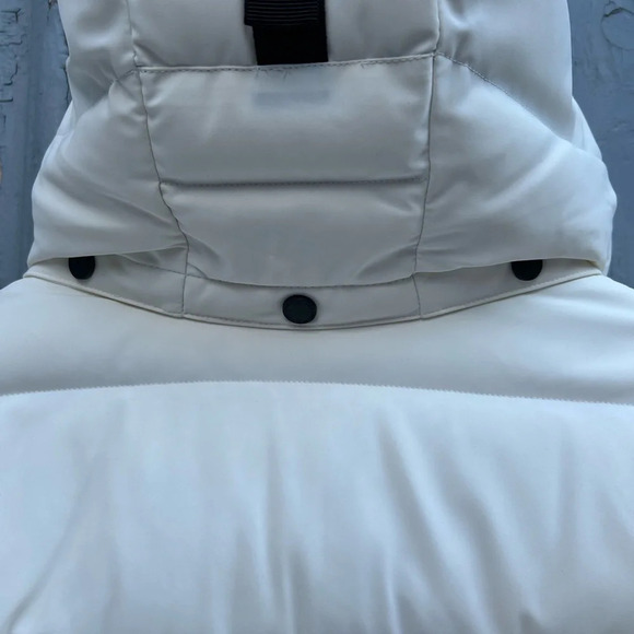 Moose Knuckles BNWOT Tracadie Down Jacket, size M - Picture 11 of 16